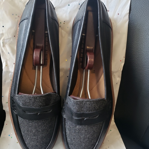 Clarks Women's Raisie Elletta Loafers. - Picture 2 of 12